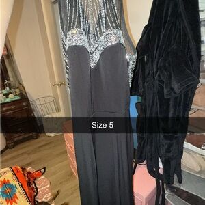 Elegant Black Evening Dress